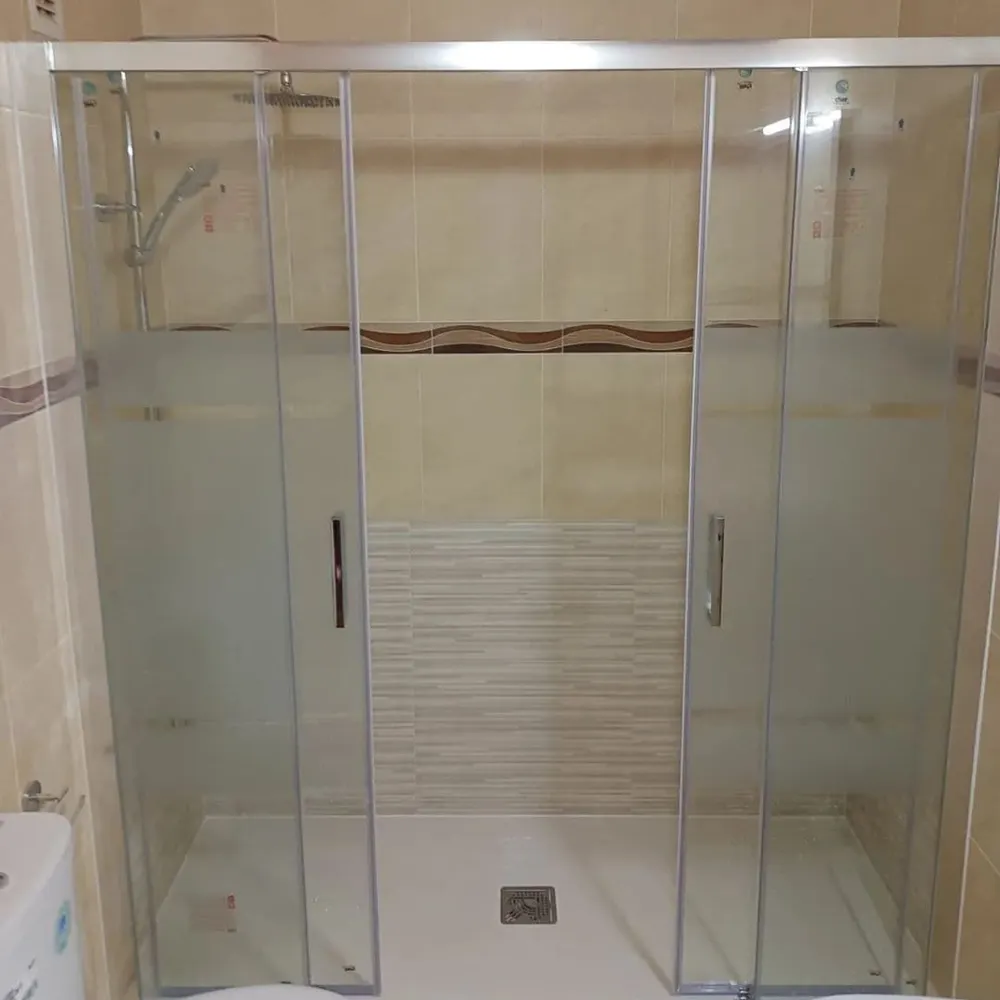 Bañera cambiada por pie de ducha en Alcalá de Henares